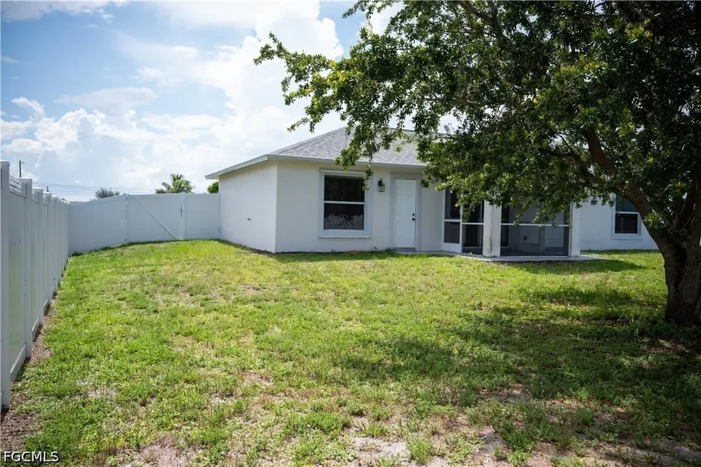 1118 Nelson Road N Cape Coral FL 33993