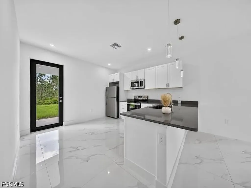 928-930 Hepburn Avenue Lehigh Acres FL 33974