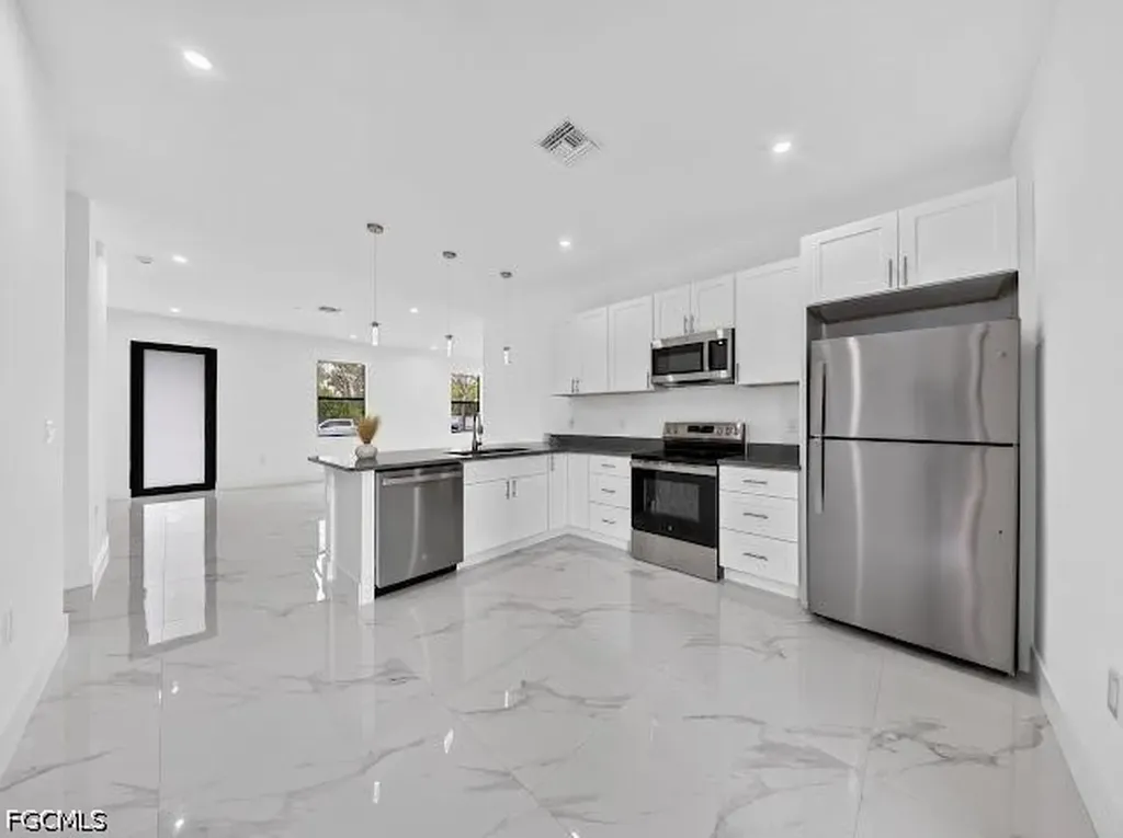 928-930 Hepburn Avenue Lehigh Acres FL 33974