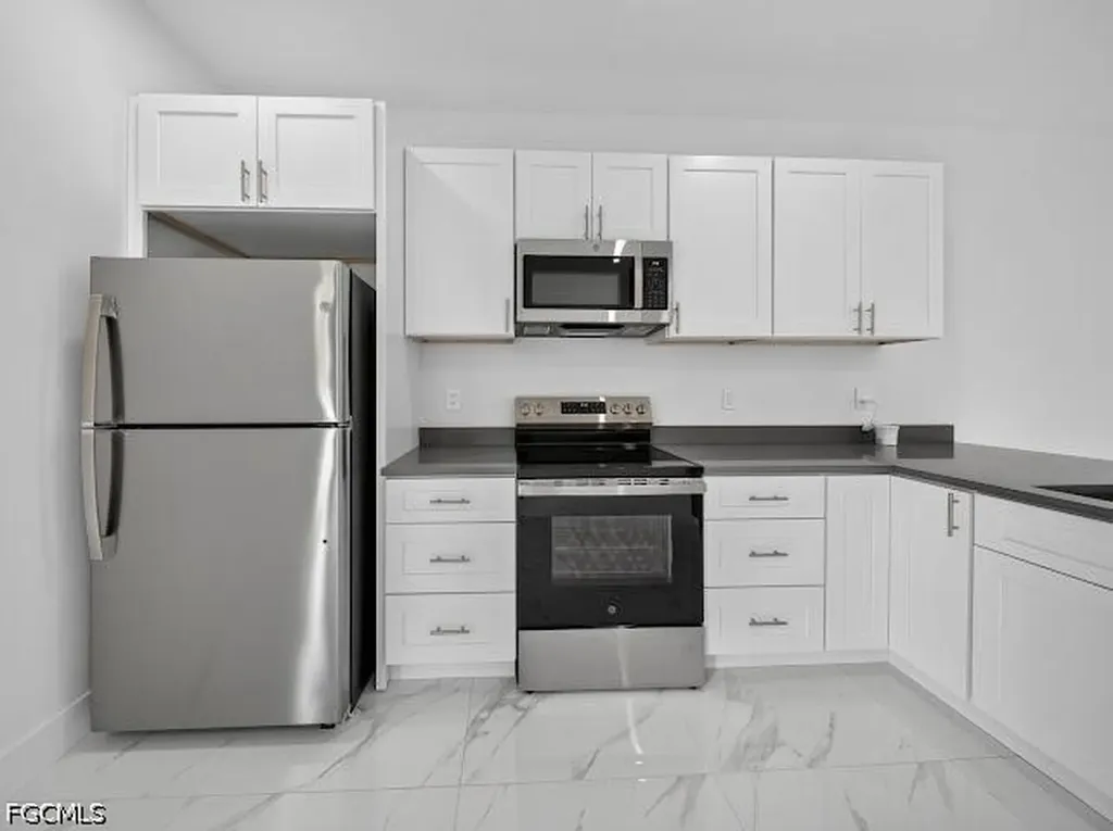 928-930 Hepburn Avenue Lehigh Acres FL 33974