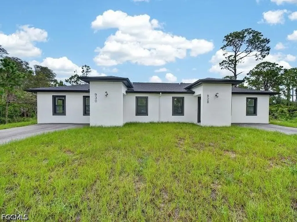928-930 Hepburn Avenue Lehigh Acres FL 33974