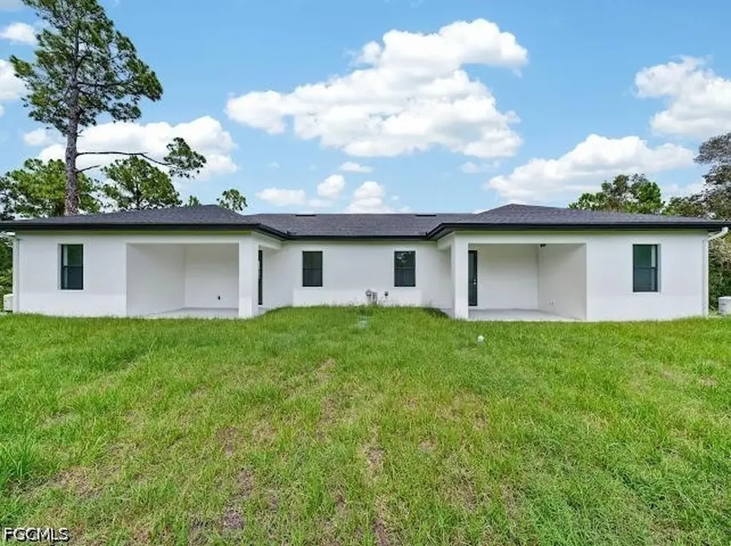 928-930 Hepburn Avenue Lehigh Acres FL 33974