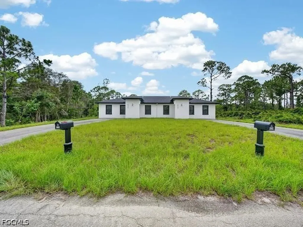928-930 Hepburn Avenue Lehigh Acres FL 33974