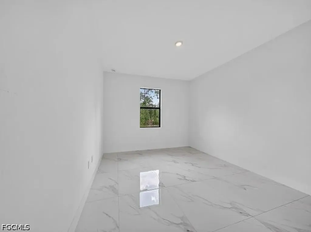 928-930 Hepburn Avenue Lehigh Acres FL 33974