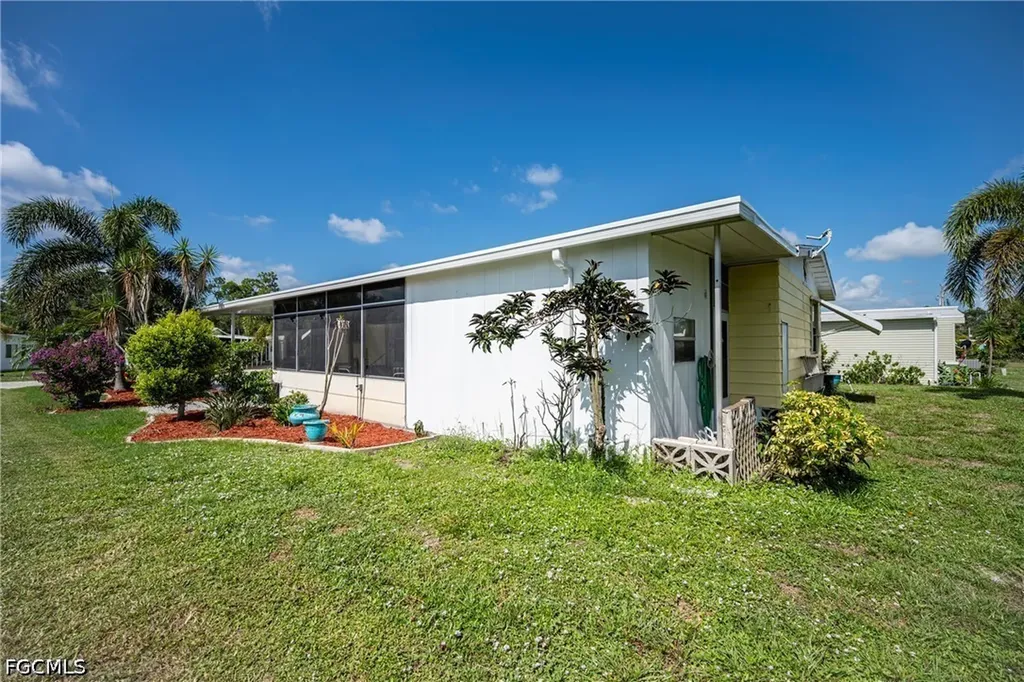 513 Timber Lane S North Fort Myers FL 33917