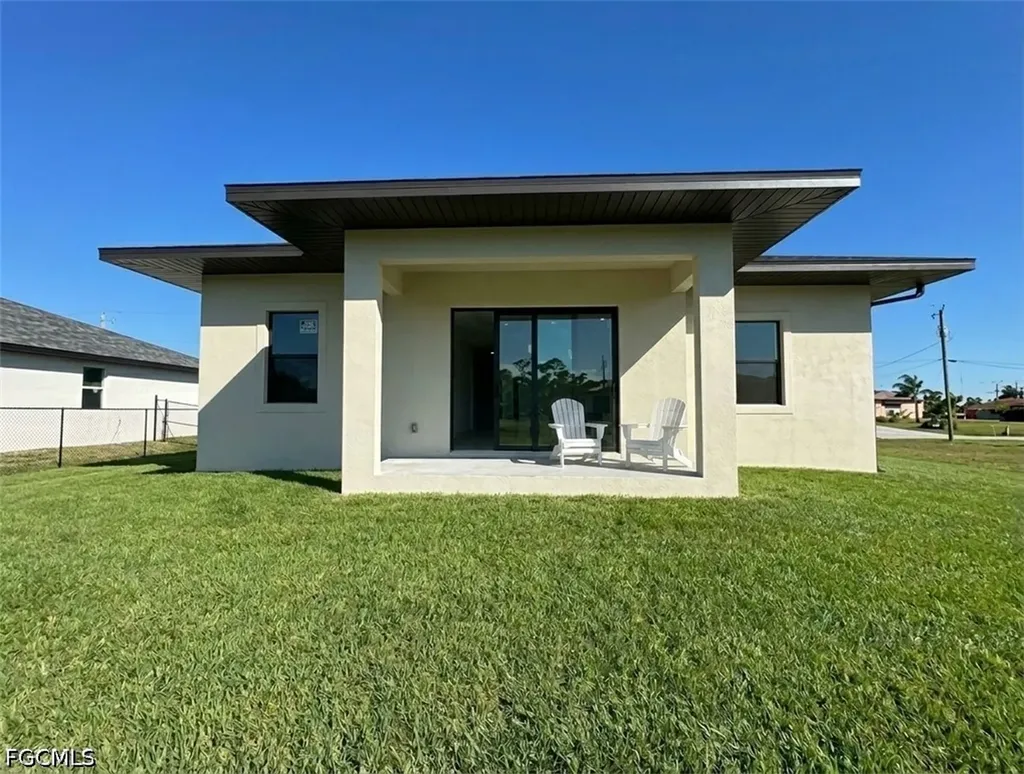 4121 NW 22nd Street Cape Coral FL 33993