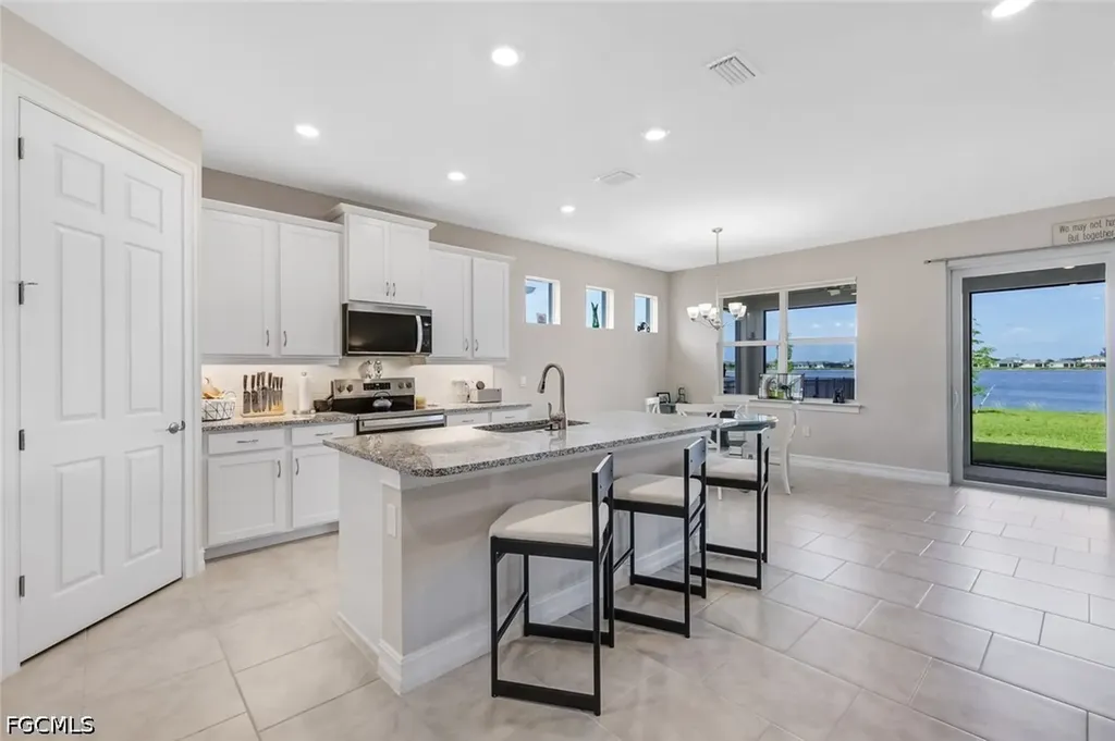 451 Spring Hill Lake Loop Cape Coral FL 33993