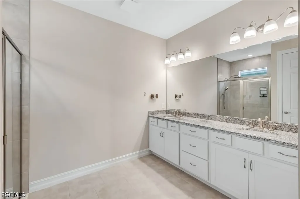 451 Spring Hill Lake Loop Cape Coral FL 33993