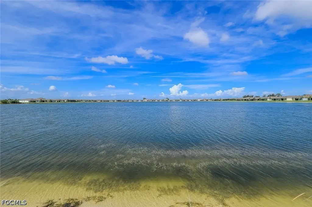 451 Spring Hill Lake Loop Cape Coral FL 33993