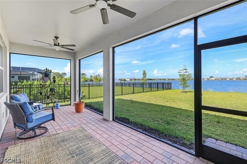 451 Spring Hill Lake Loop Cape Coral FL 33993