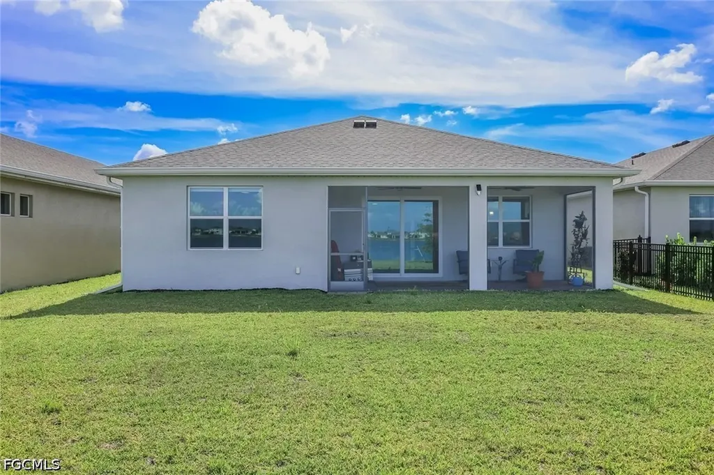 451 Spring Hill Lake Loop Cape Coral FL 33993