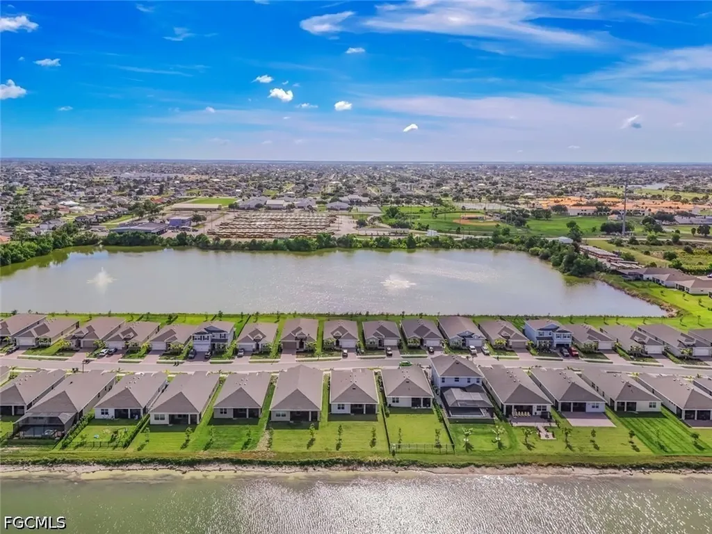 451 Spring Hill Lake Loop Cape Coral FL 33993