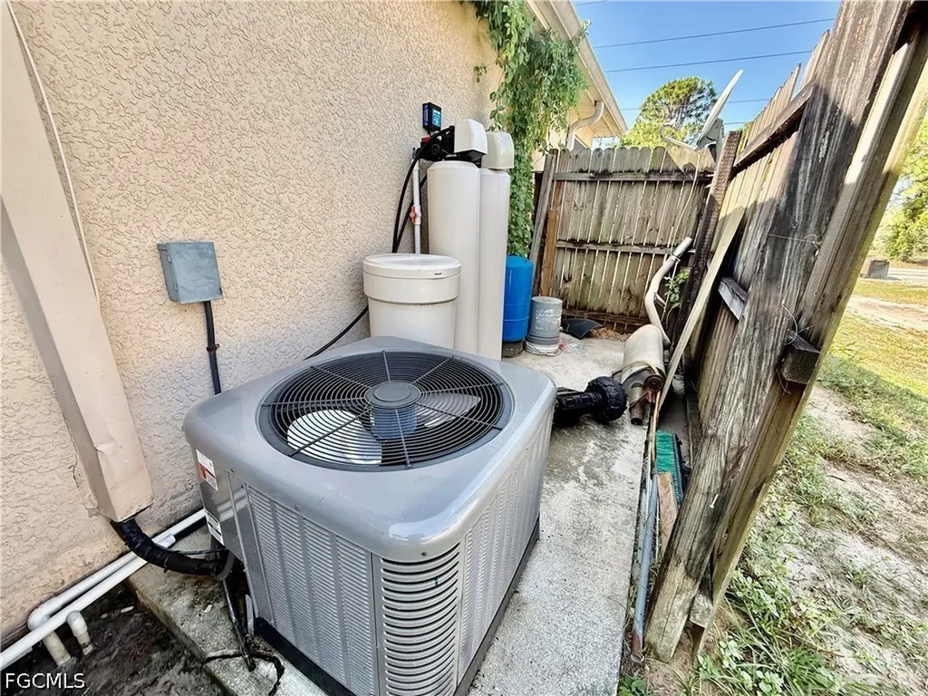 4718/4720 Golfview Boulevard Lehigh Acres FL 33973