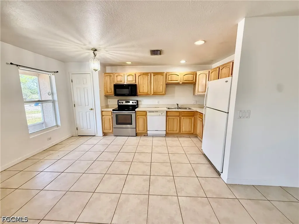 4718/4720 Golfview Boulevard Lehigh Acres FL 33973