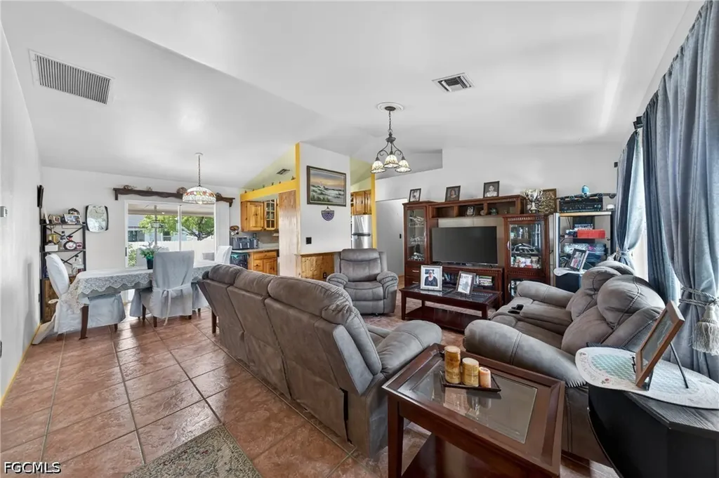 1017 NW 15th Street Cape Coral FL 33993