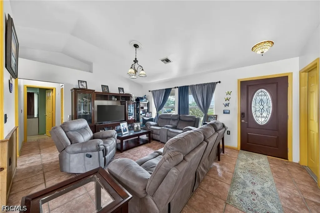 1017 NW 15th Street Cape Coral FL 33993