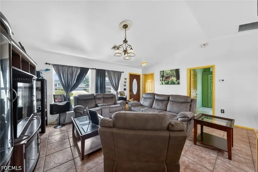 1017 NW 15th Street Cape Coral FL 33993