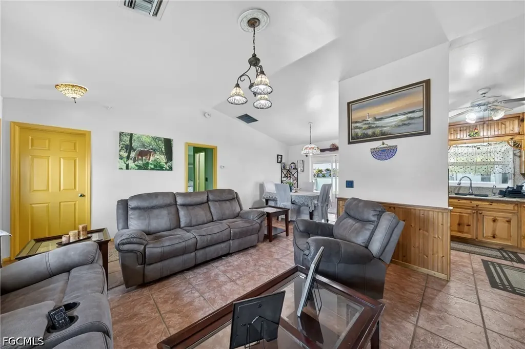 1017 NW 15th Street Cape Coral FL 33993