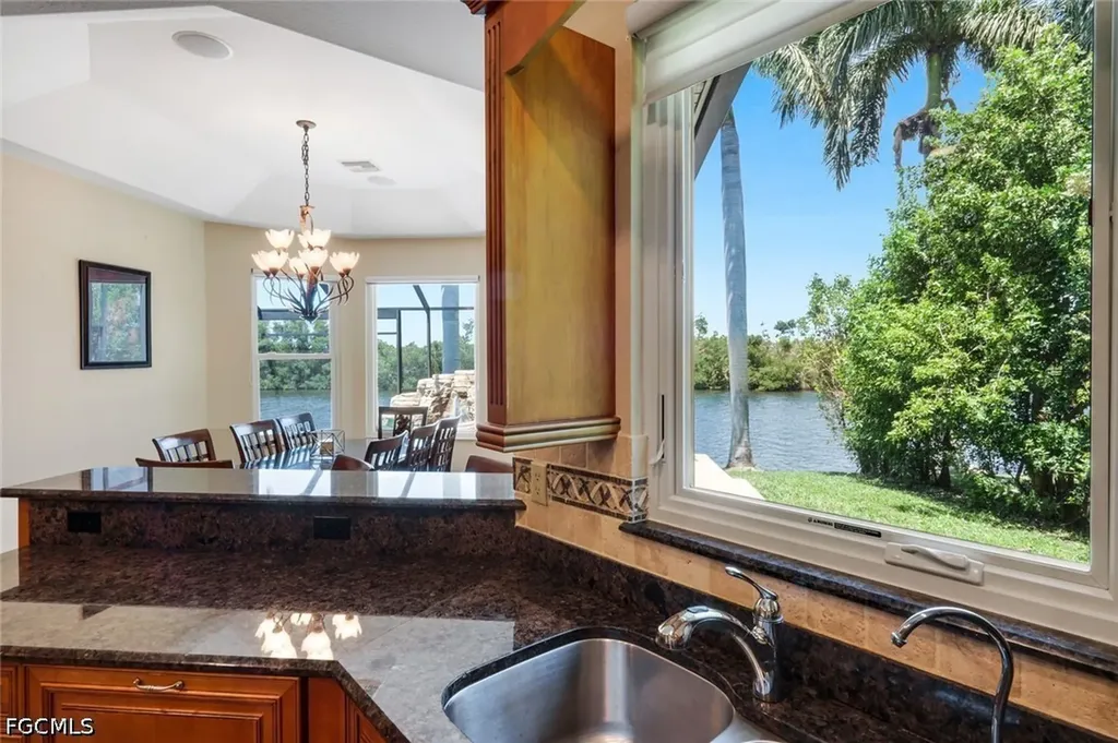 5332 SW 28th Place Cape Coral FL 33914