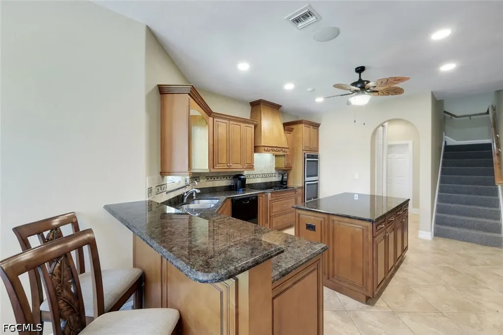 5332 SW 28th Place Cape Coral FL 33914