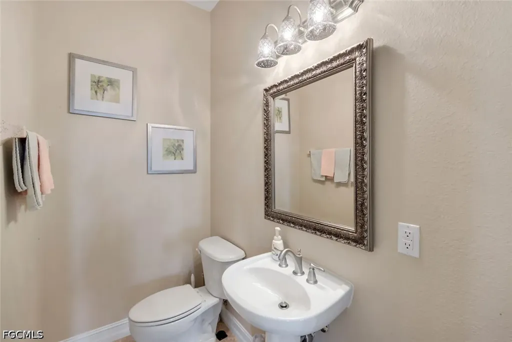 5332 SW 28th Place Cape Coral FL 33914