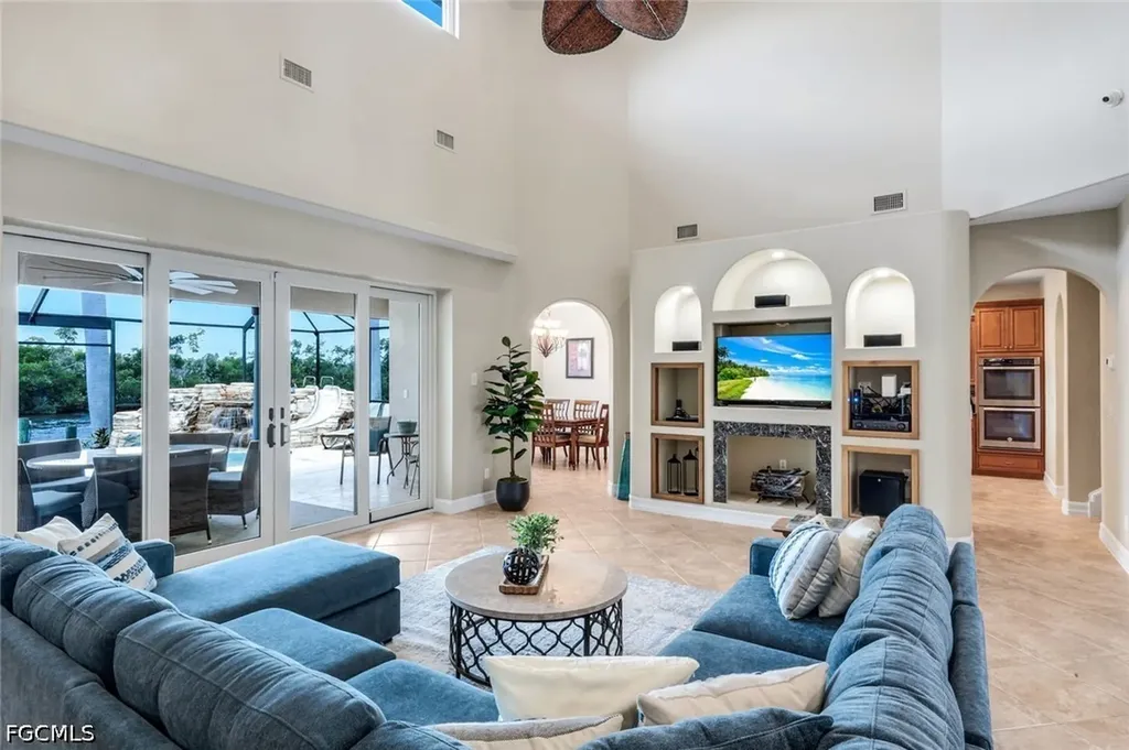 5332 SW 28th Place Cape Coral FL 33914