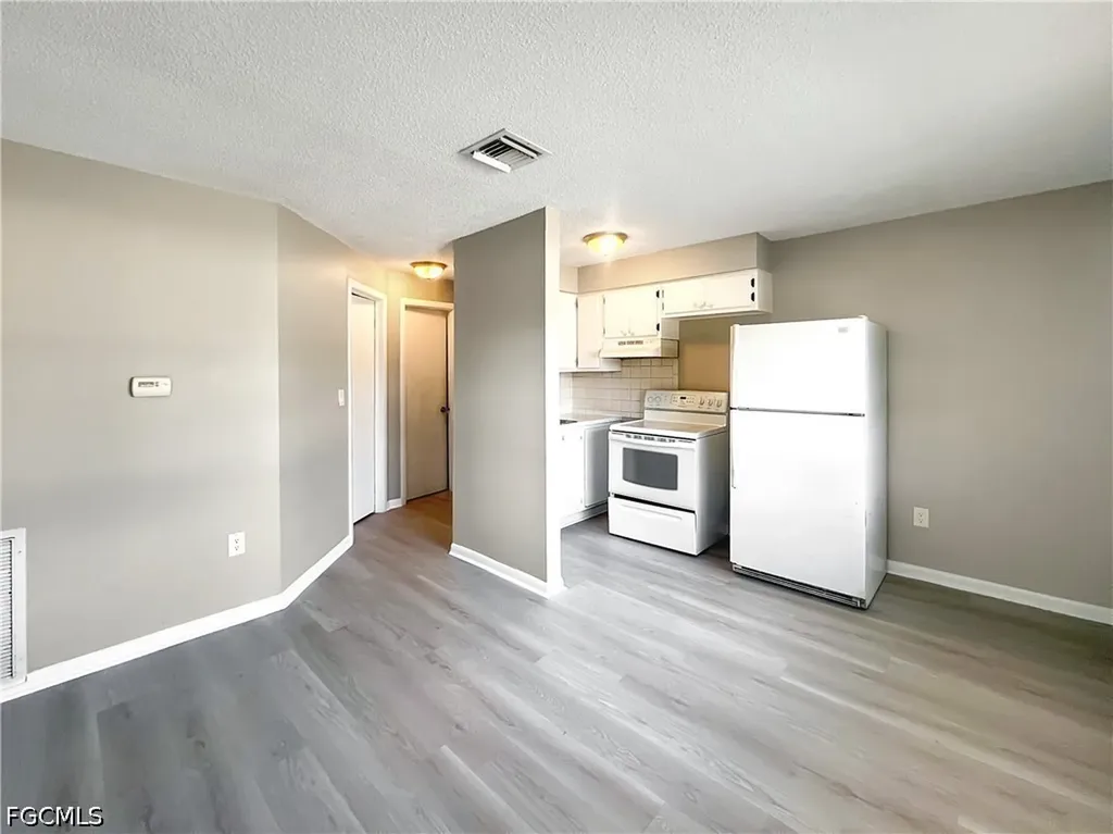 13037 1st Street Fort Myers FL 33905