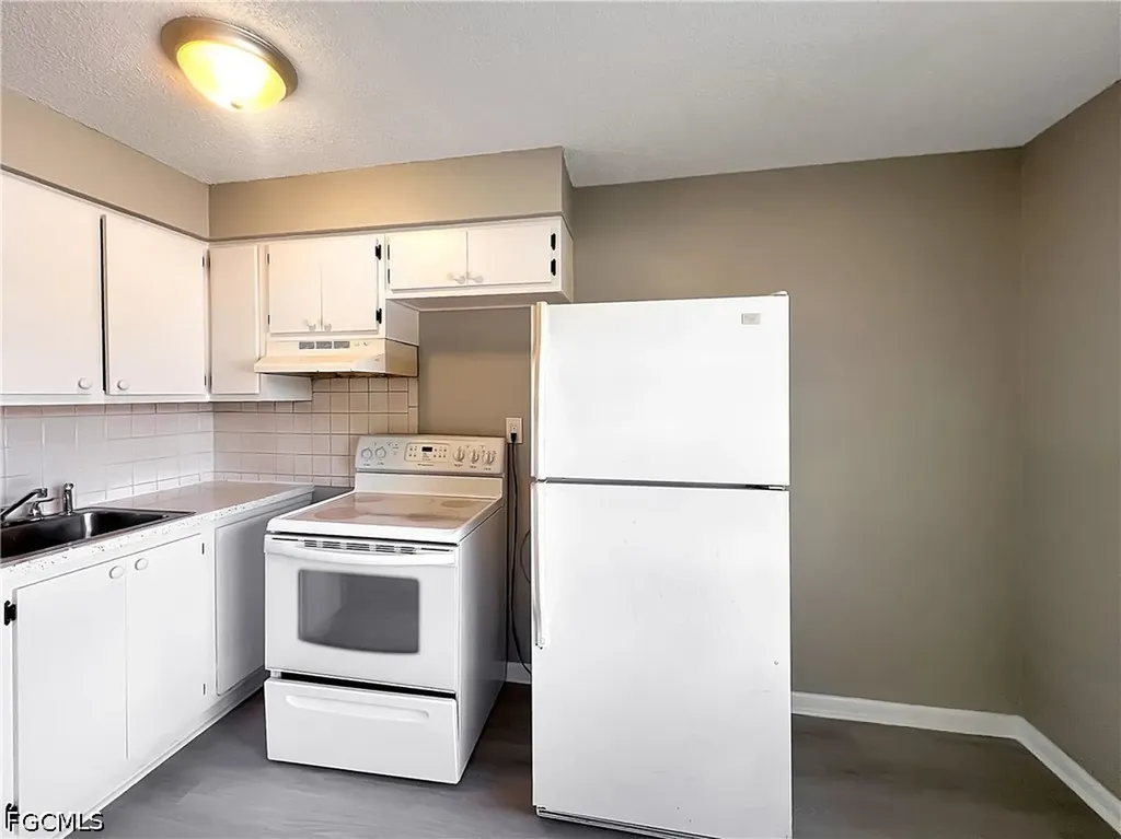 13037 1st Street Fort Myers FL 33905