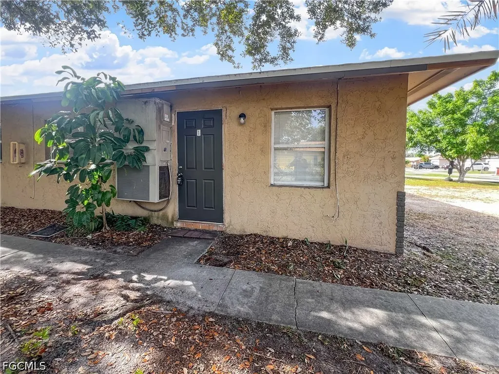 13037 1st Street Fort Myers FL 33905