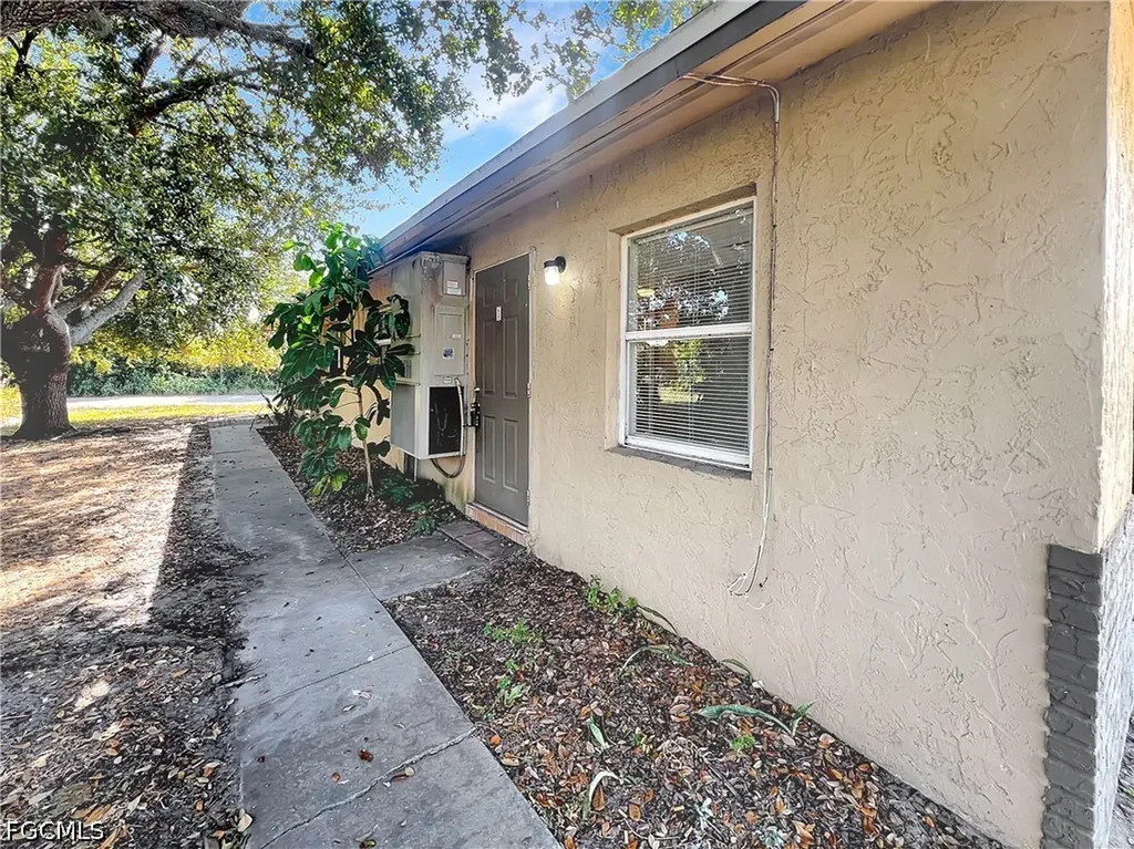 13037 1st Street Fort Myers FL 33905