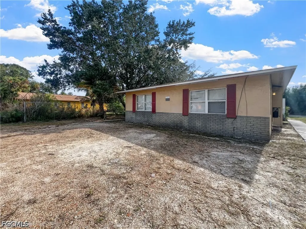 13037 1st Street Fort Myers FL 33905