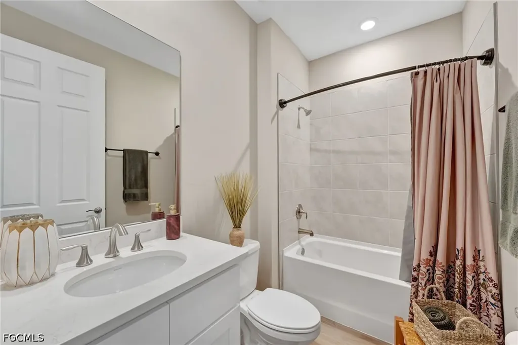 16711 Elkhorn Coral Drive North Fort Myers FL 33903