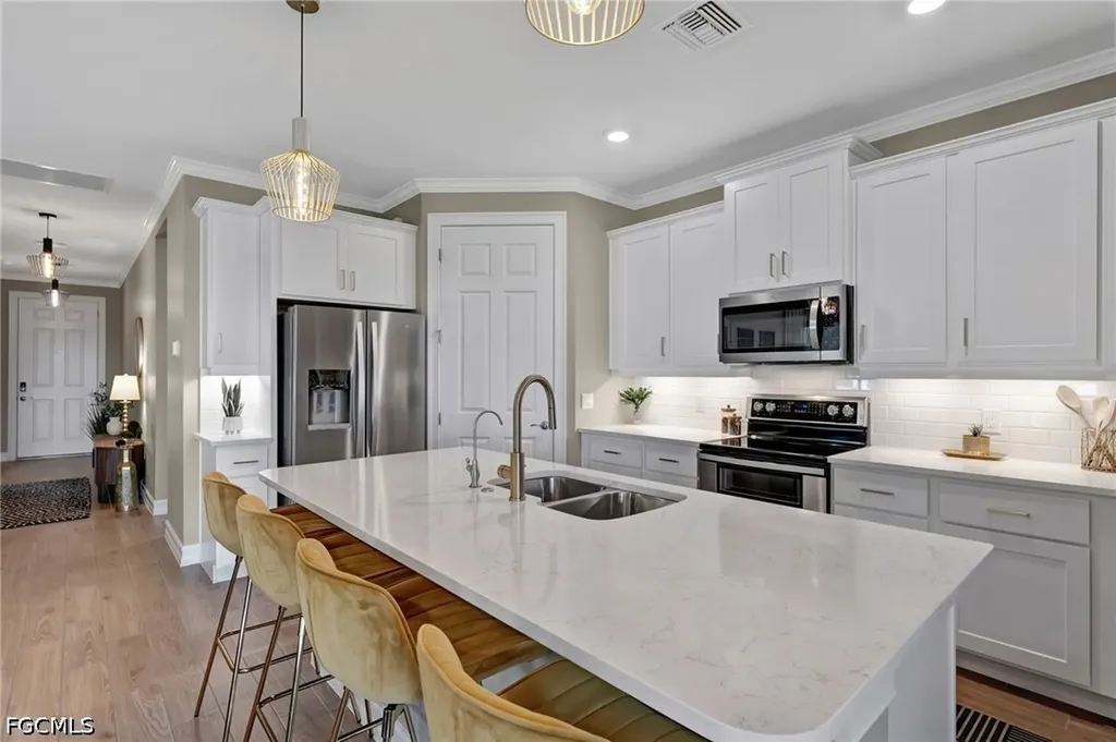 16711 Elkhorn Coral Drive North Fort Myers FL 33903