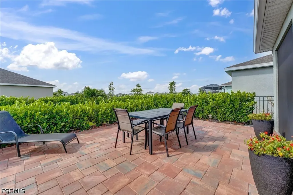 16711 Elkhorn Coral Drive North Fort Myers FL 33903