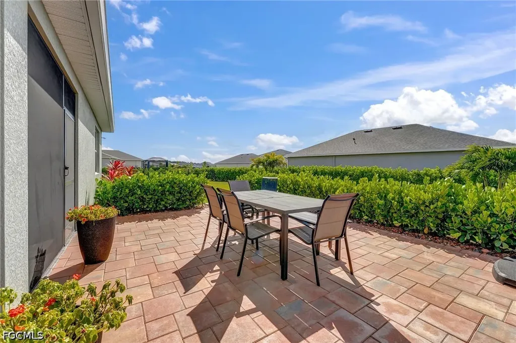 16711 Elkhorn Coral Drive North Fort Myers FL 33903