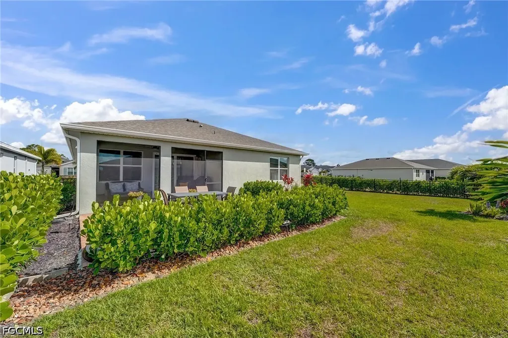 16711 Elkhorn Coral Drive North Fort Myers FL 33903