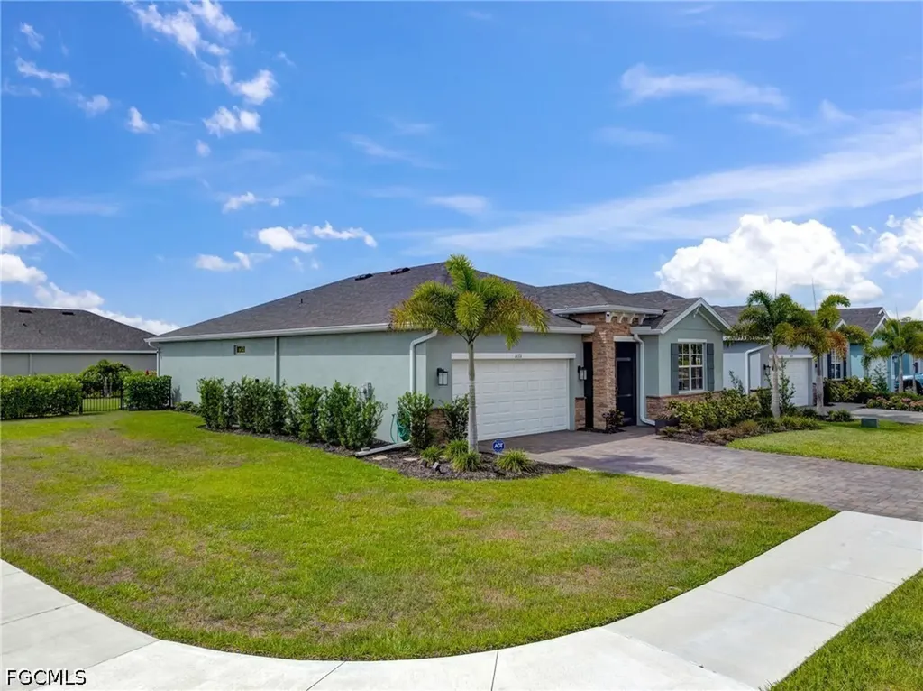 16711 Elkhorn Coral Drive North Fort Myers FL 33903