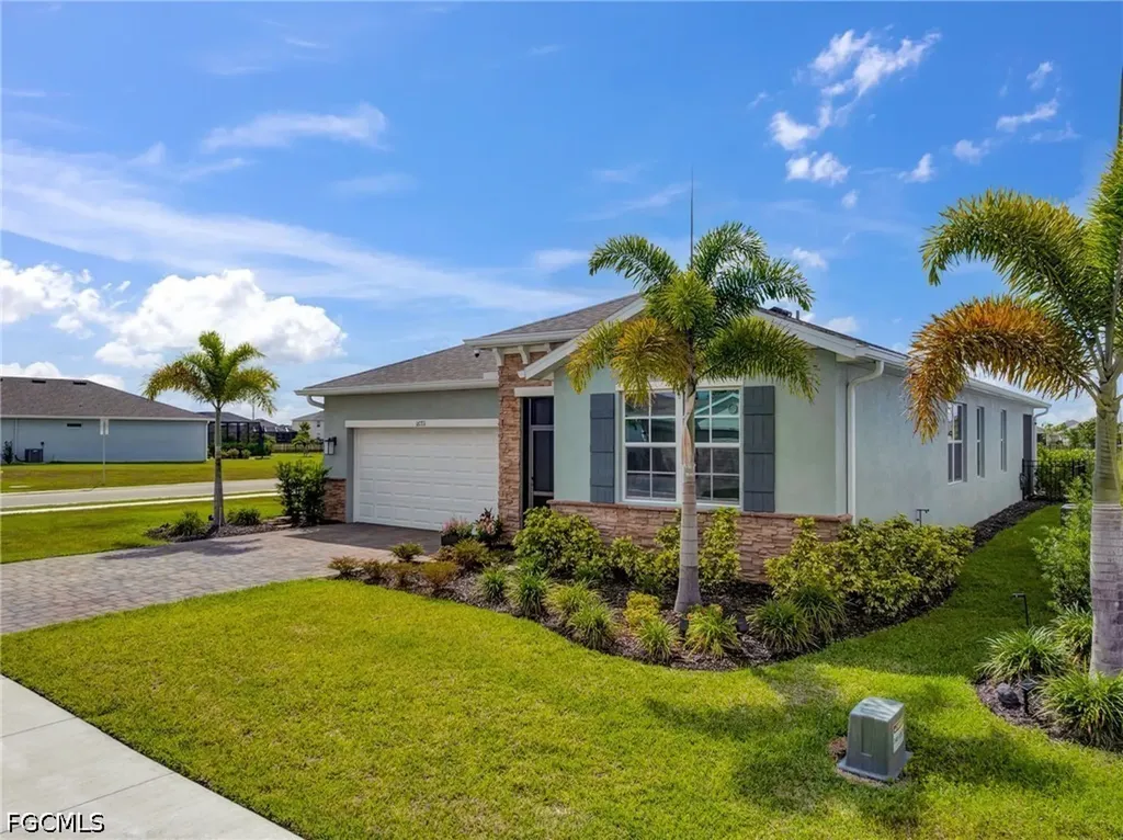 16711 Elkhorn Coral Drive North Fort Myers FL 33903