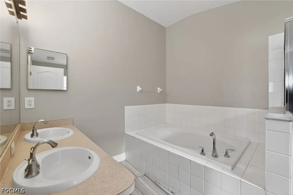 7513 Turtle View Drive Ruskin FL 33573