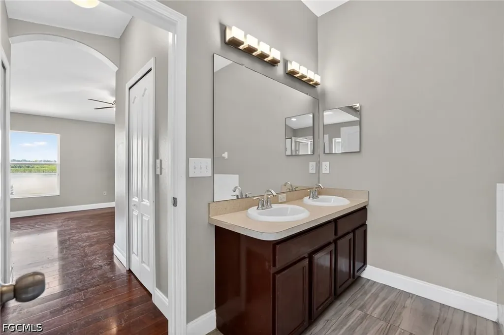 7513 Turtle View Drive Ruskin FL 33573