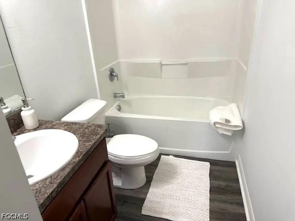 3021 NE 2nd Avenue Cape Coral FL 33909