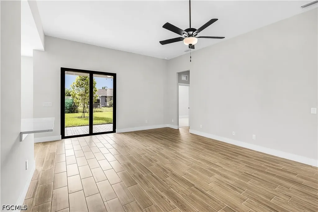 825 SW 9th Court Cape Coral FL 33991