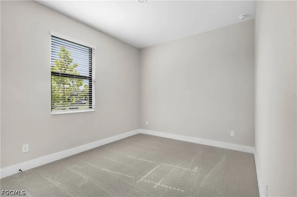 825 SW 9th Court Cape Coral FL 33991