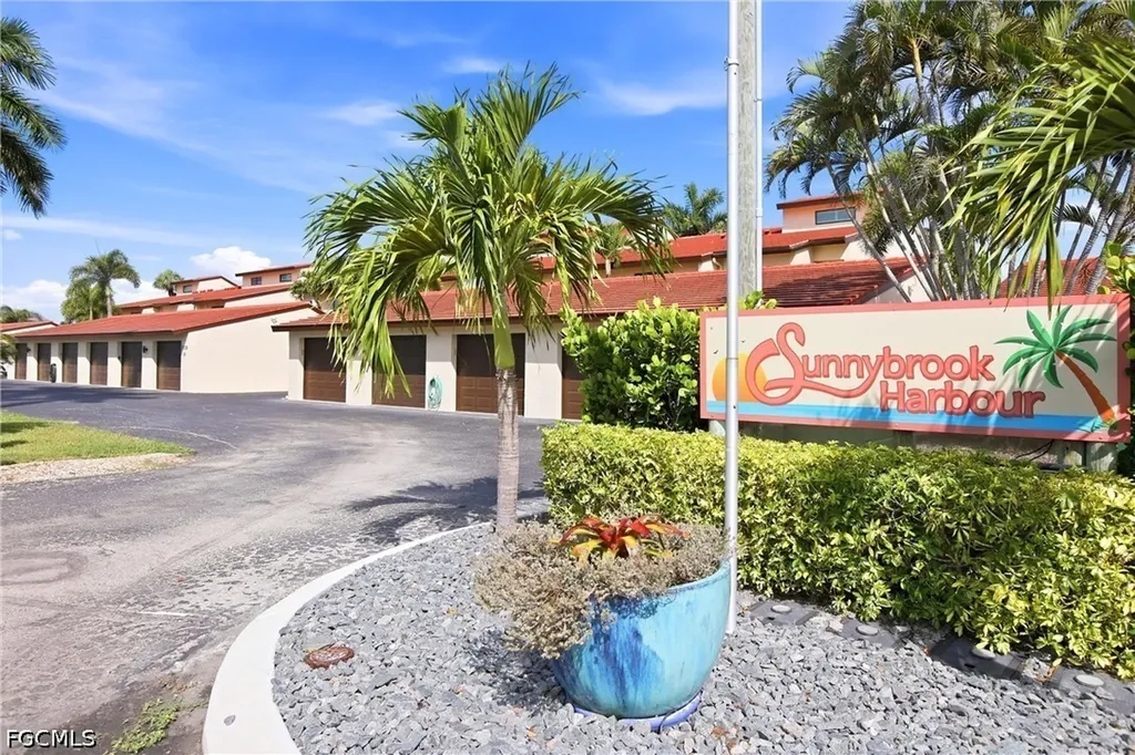 5109 Sunnybrook Court Cape Coral FL 33904