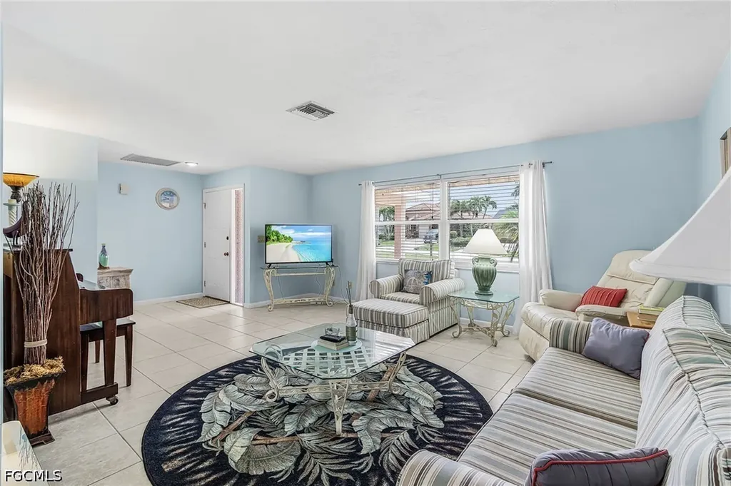 3122 SE 22nd Place Cape Coral FL 33904
