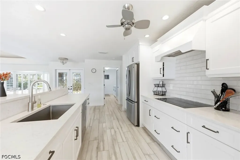 469 Bayshore Drive Cape Coral FL 33904