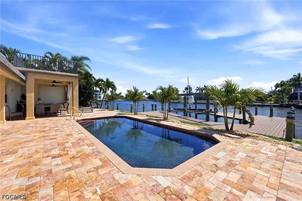 469 Bayshore Drive Cape Coral FL 33904
