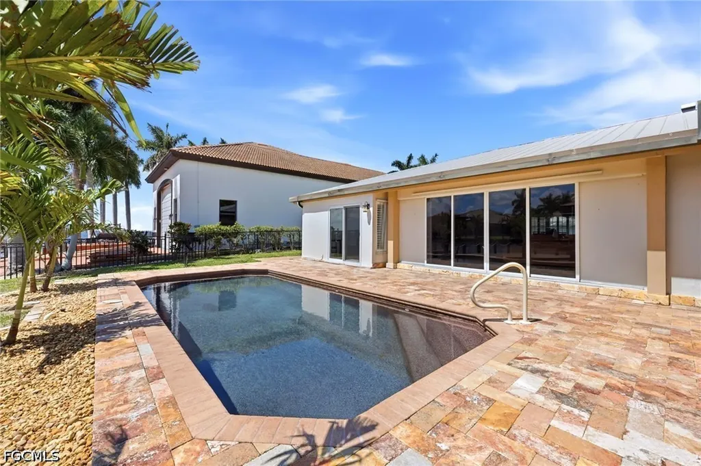469 Bayshore Drive Cape Coral FL 33904