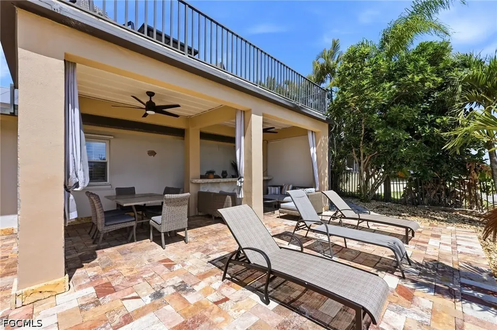 469 Bayshore Drive Cape Coral FL 33904