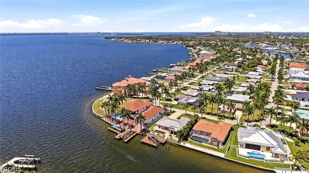 469 Bayshore Drive Cape Coral FL 33904